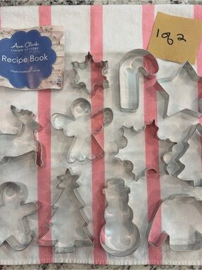 New Ann Clark Christmas Theme 11-Piece Metal Cookie Cutter Set #19191, 1 of 2